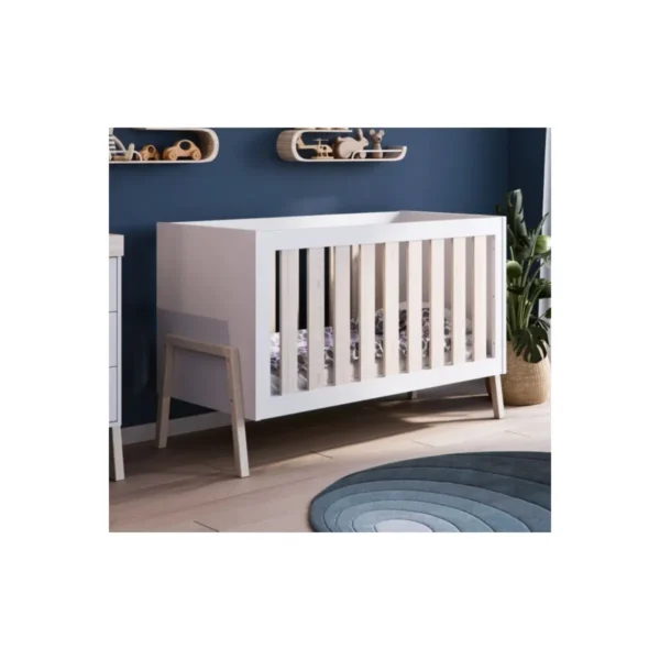 Babystyle Arendelle Cot Bed - White/Natural